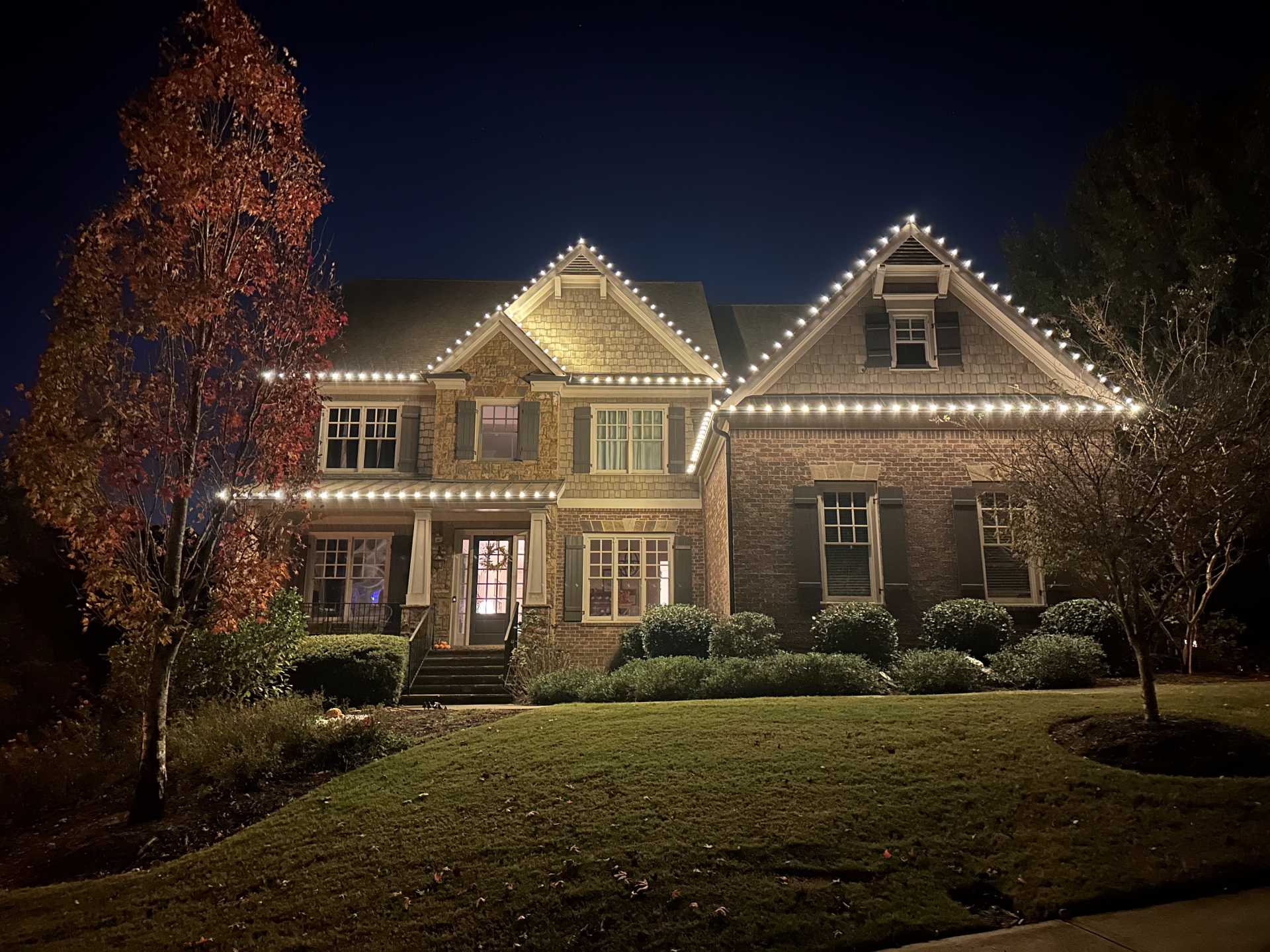 homeowners christmas light installation